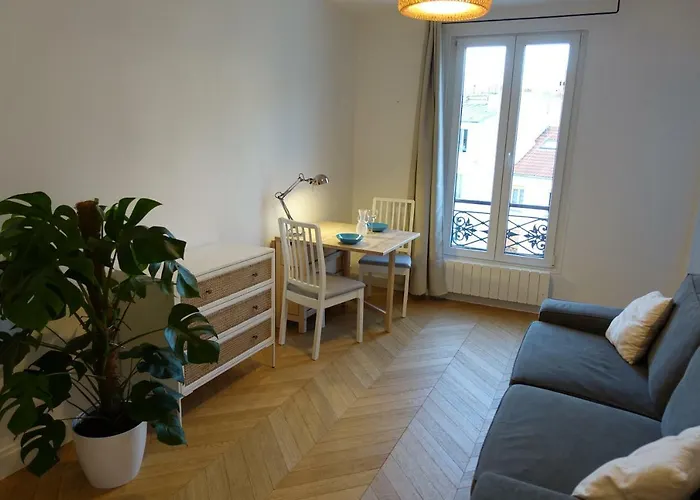 Sunny&quiet apartment
